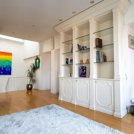 Duplex Spacieux Et Lumineux *