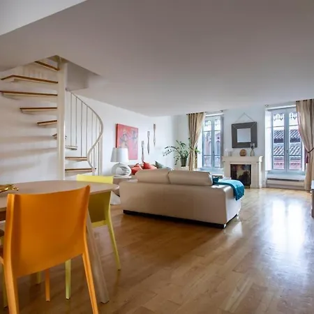 Duplex Spacieux Et Lumineux Apartment